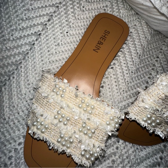 SHEIN Women's Elegant Cream Beaded Sandals - Picture 2 of 3